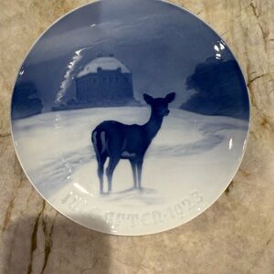 Vintage Bing & Grøndahl Christmas plate "The Royal Hunting Castle" 1923